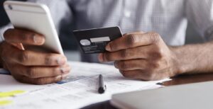 Serasa faz mutirão para renegociar dívidas bancárias com descontos de até 97%; veja os passos