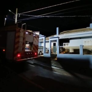 Incêndio atinge residência durante a madrugada em Palma Sola