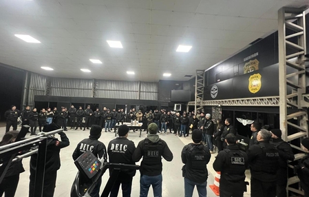 Operação é realizada no Oeste para combater tráfico de drogas e lavagem de dinheiro