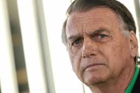 Bolsonaro é alvo de operação da PF e usará tornozeleira eletrônica