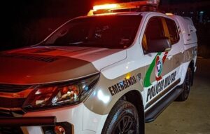 Homem mata mulher e atira contra própria cabeça em seguida